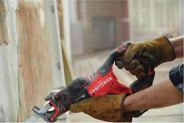 Craftsman V20 BRUSHLESS CORDLESS RECIPROCATING SAW CMCS350B review